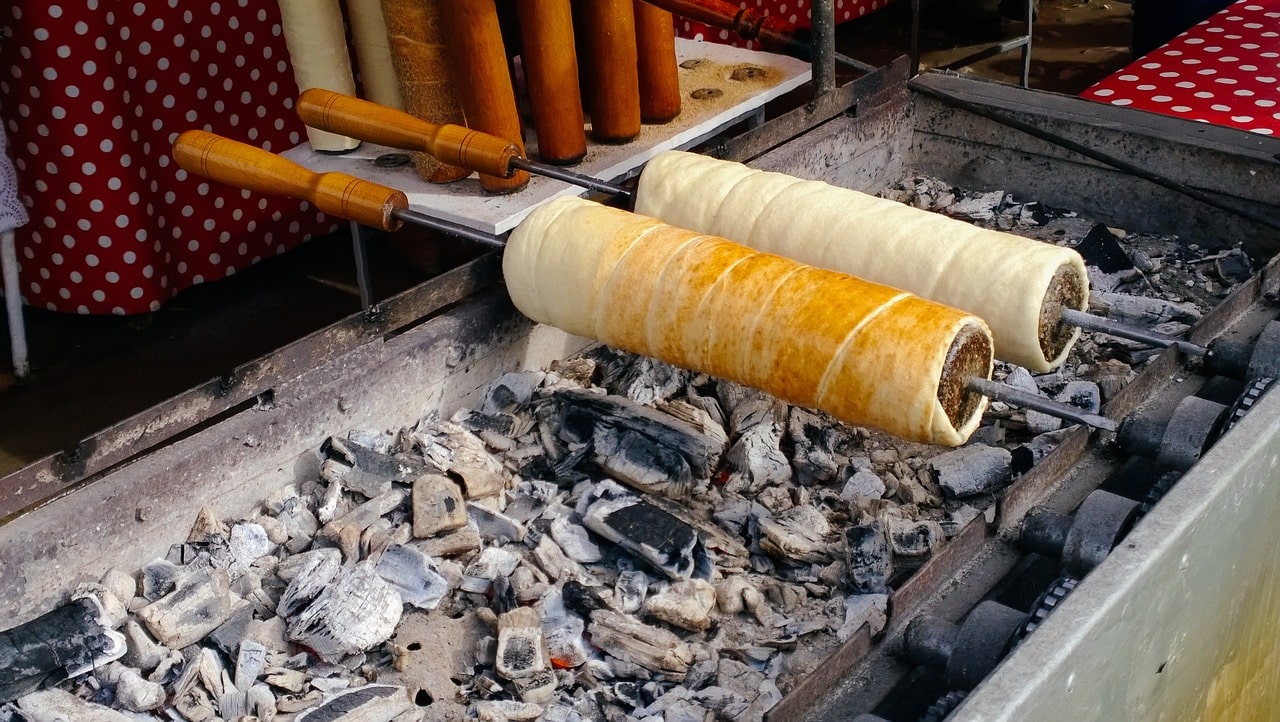 TrovaTrip Hungarian Kurtos roasting over hot coals