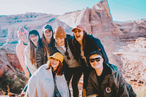 trovatrip-utah-travelers-laughing