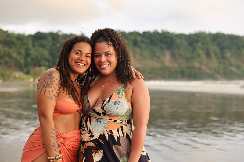 TrovaTrip Host @veladyaorganica and Traveler on beach in Costa Rica.