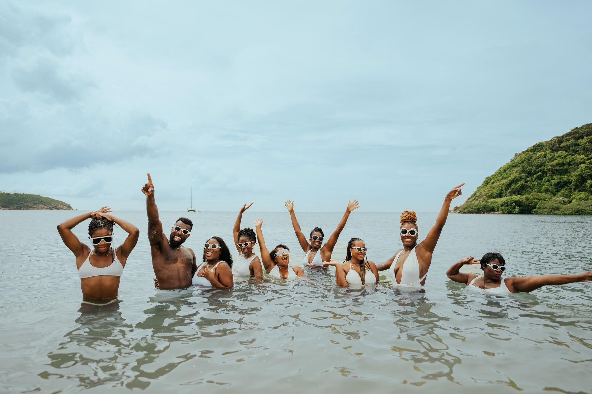 A group trip to Thailand, led by TrovaTrip Host, cedtripping.