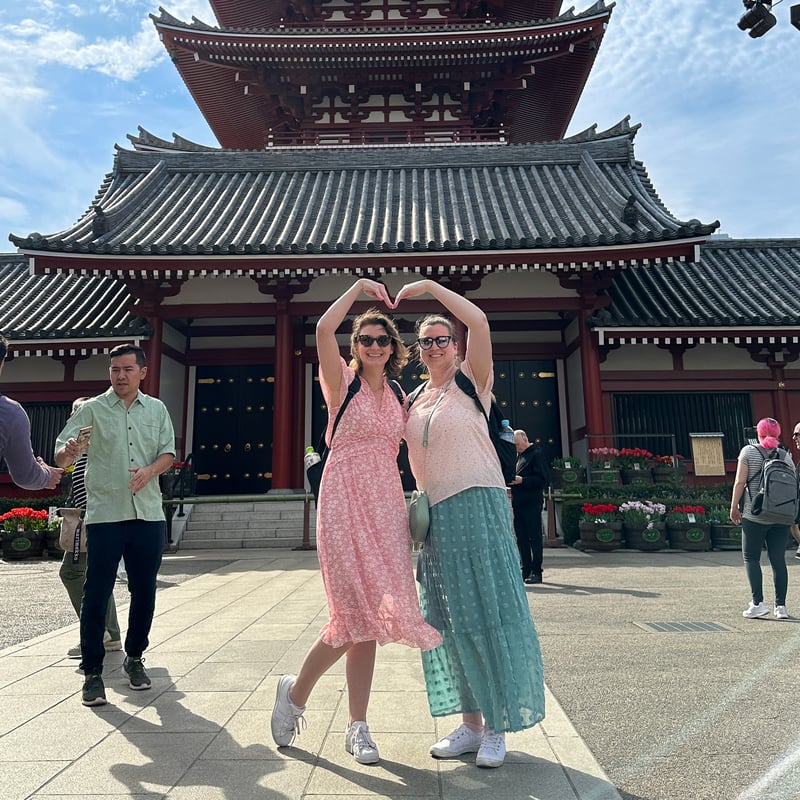 TrovaTrip Host Lindsay Mukaddam in Japan with Traveler.