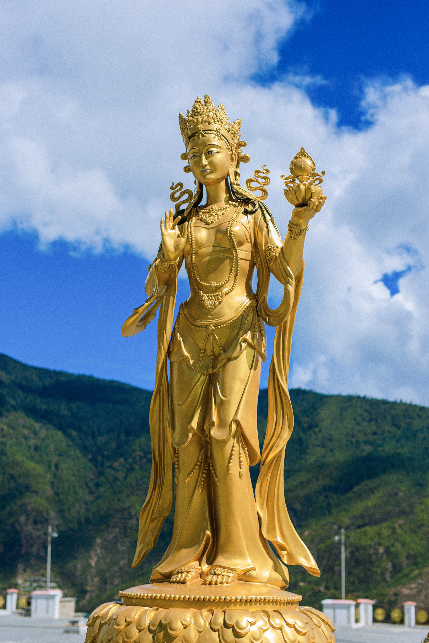 Golden-Buddha-Bhutan (1)