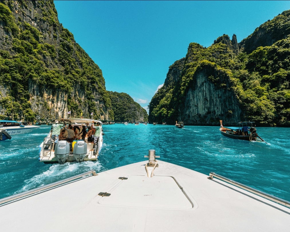 TrovaTrip offers group travel trips to Thailand.