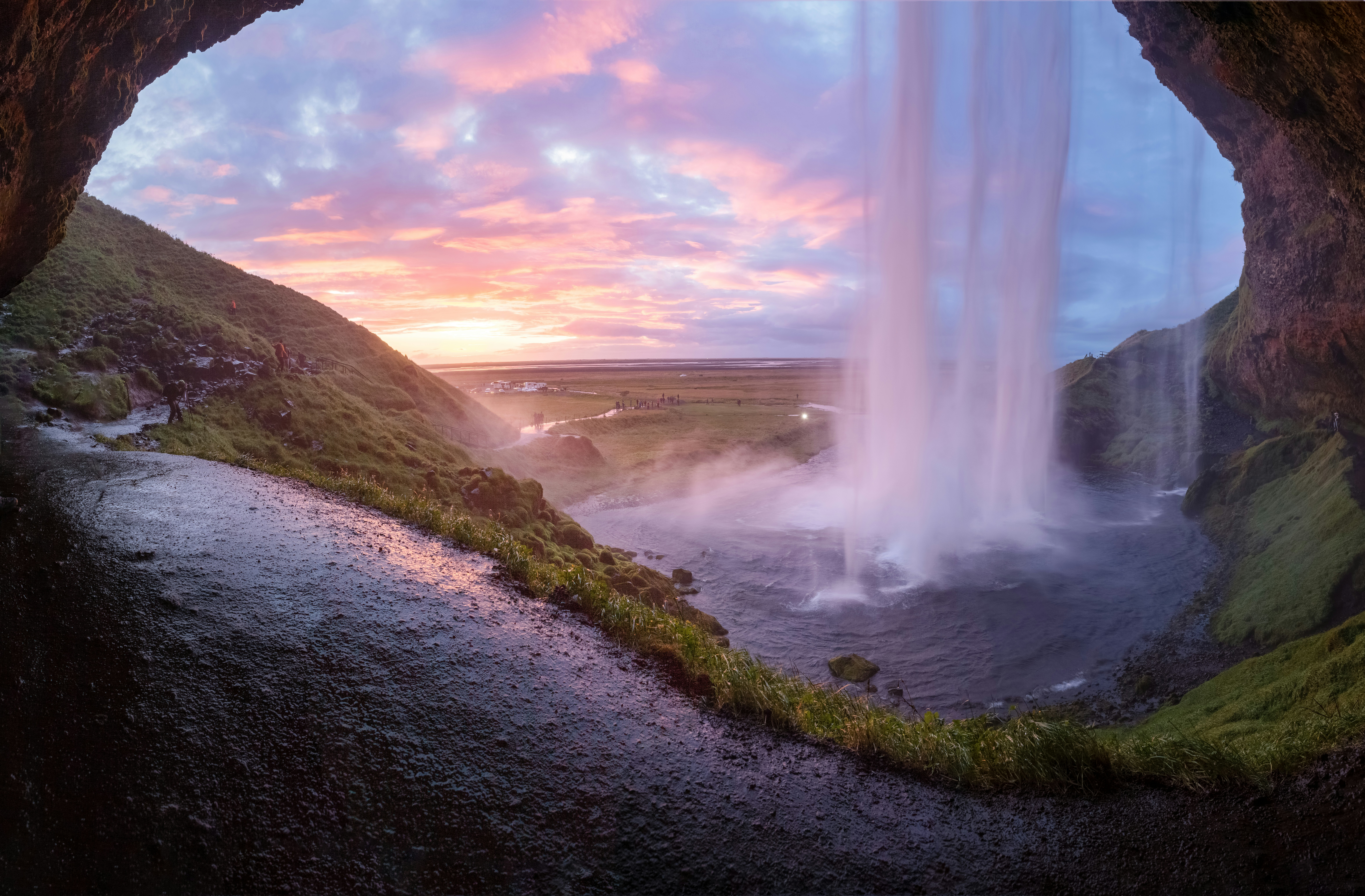 andrey-andreyev-dh8ONmfQyQQ-unsplash